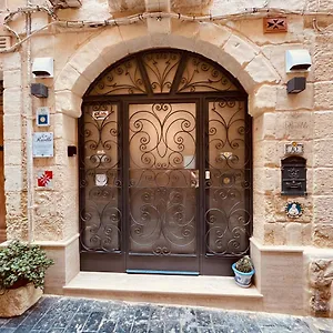 10 La Ruelle , Valletta Malta